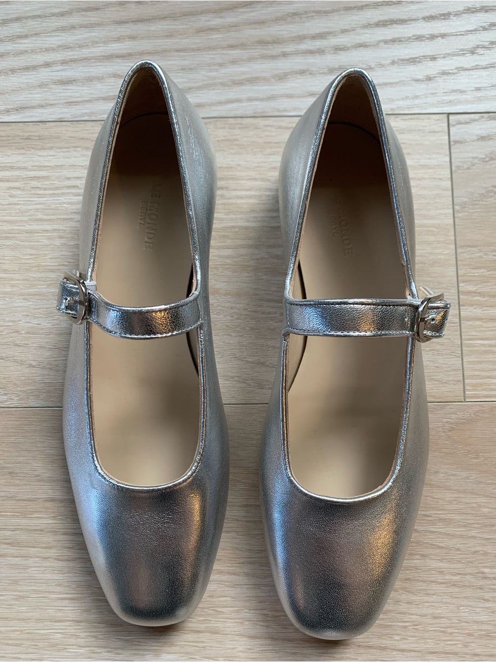 Le Monde Beryl Metallic Silver Leather Mary Jane Flats NWT Size 38.5 IT - Picture 2 of 10